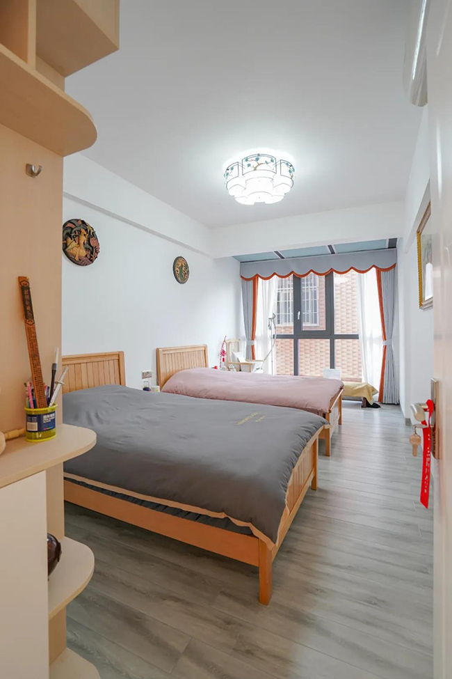 250㎡新中式別墅，室內(nèi)溫馨，后院融合自然環(huán)境